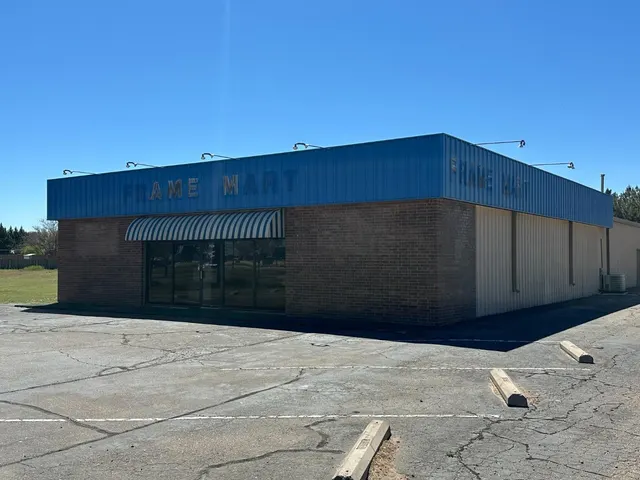 Photo 4 — 7109 Marsha Sharp Freeway, Lubbock, TX 79407