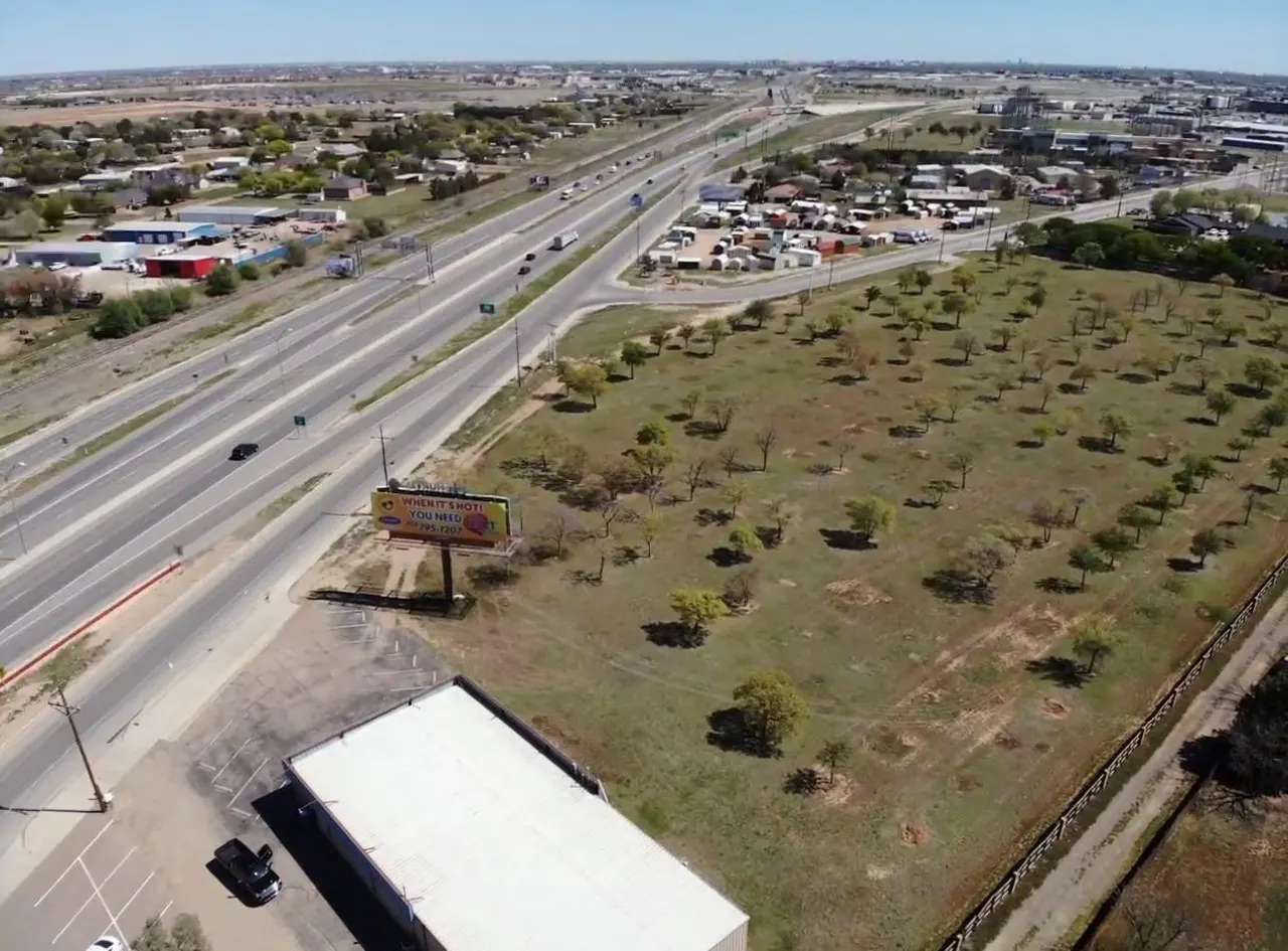 Photo 16 — 7109 Marsha Sharp Freeway, Lubbock, TX 79407