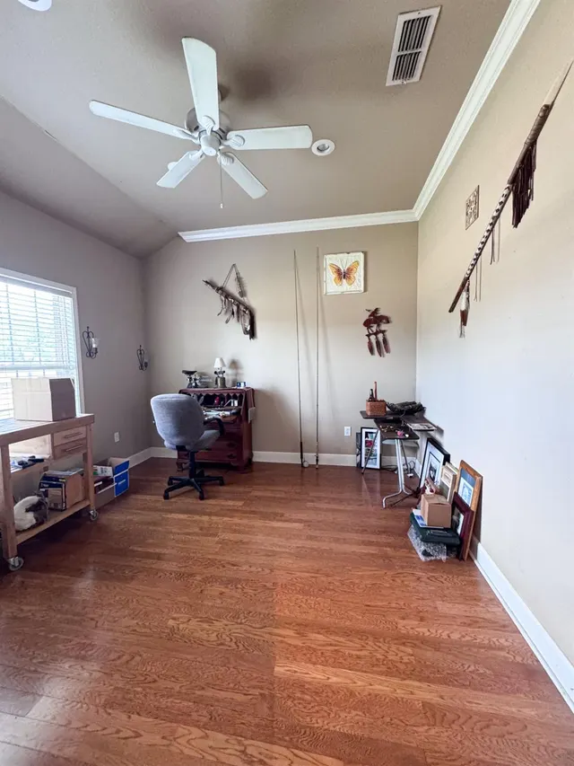 Photo 5 — 804 Birch Street, Idalou, TX 79329