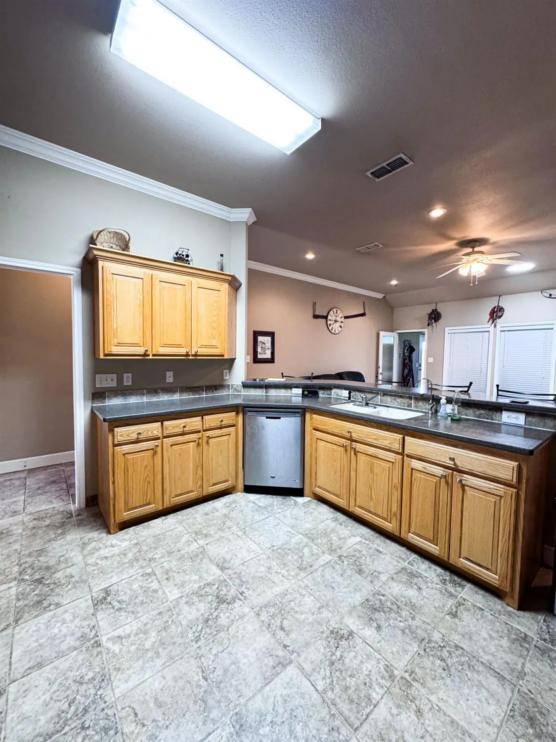 Photo 10 — 804 Birch Street, Idalou, TX 79329