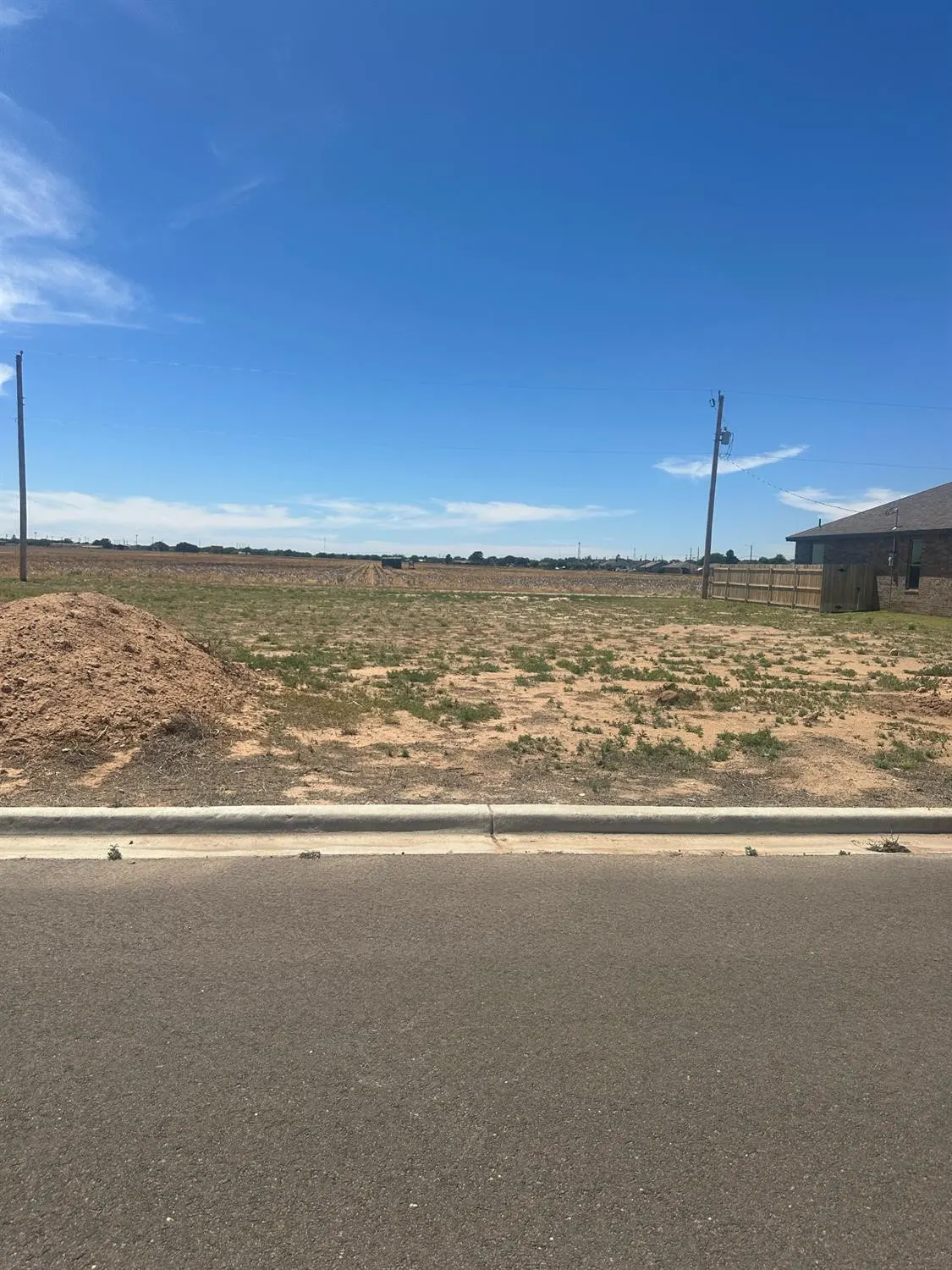 Front exterior — 212 Joliet, Levelland, TX 79336