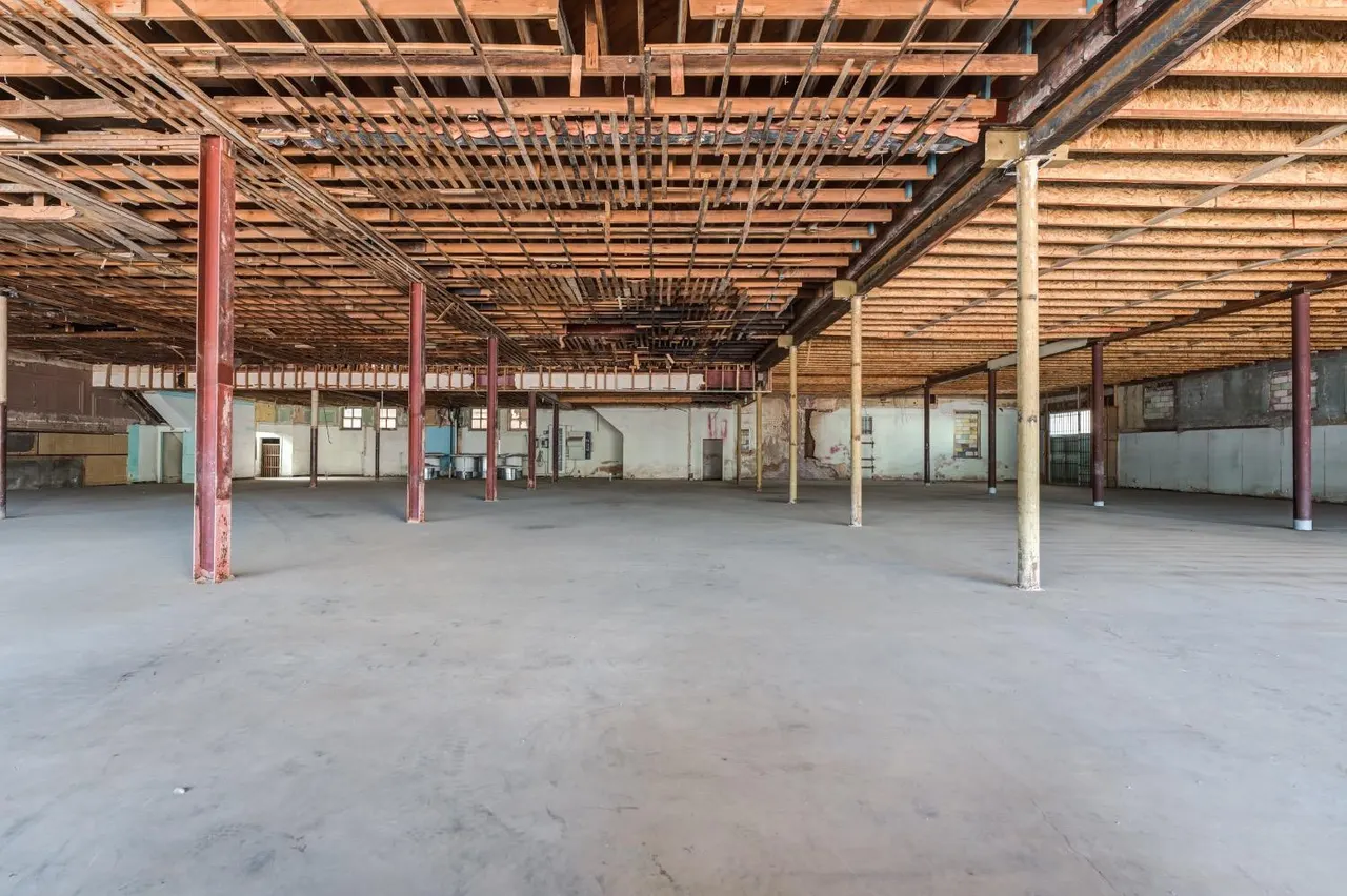 Photo 4 — 1013 Broadway, Lubbock, TX 79401