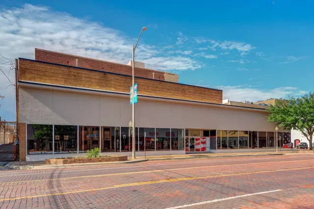 Photo 2 — 1013 Broadway, Lubbock, TX 79401