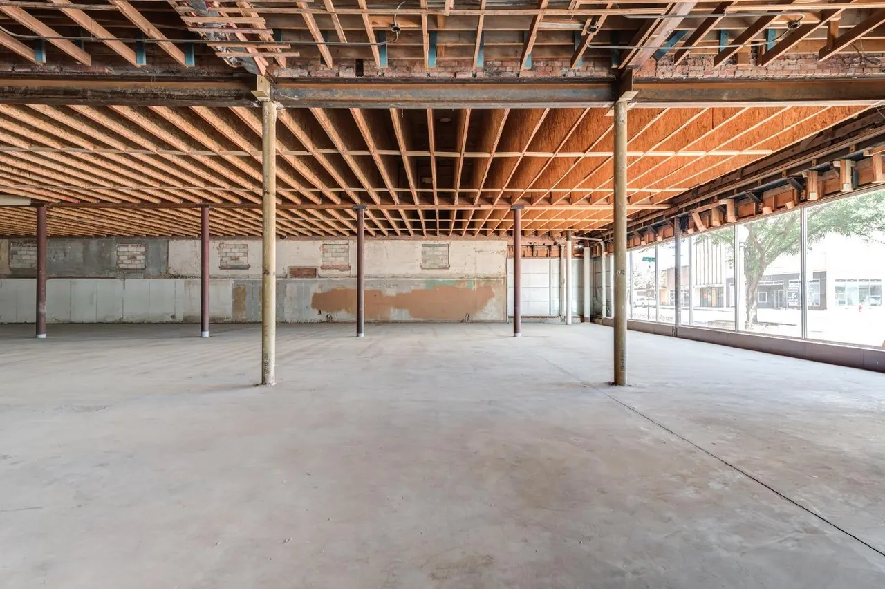 Photo 5 — 1013 Broadway, Lubbock, TX 79401