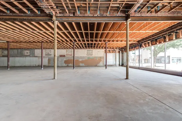 Photo 5 — 1013 Broadway, Lubbock, TX 79401