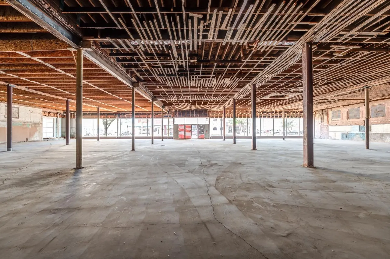 Photo 8 — 1013 Broadway, Lubbock, TX 79401
