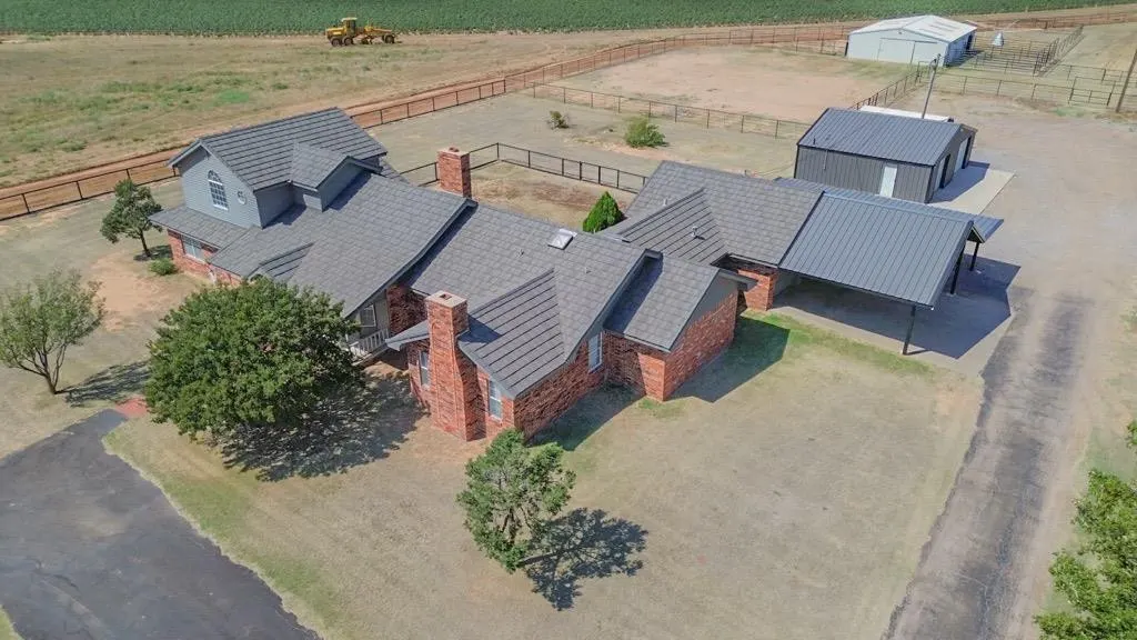 Front exterior — 1670 W US Highway 70, Plainview, TX 79072