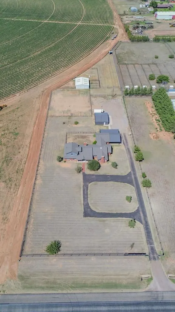 Photo 2 — 1670 W US Highway 70, Plainview, TX 79072