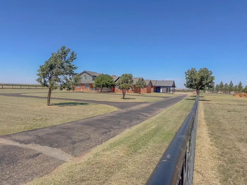 Photo 3 — 1670 W US Highway 70, Plainview, TX 79072