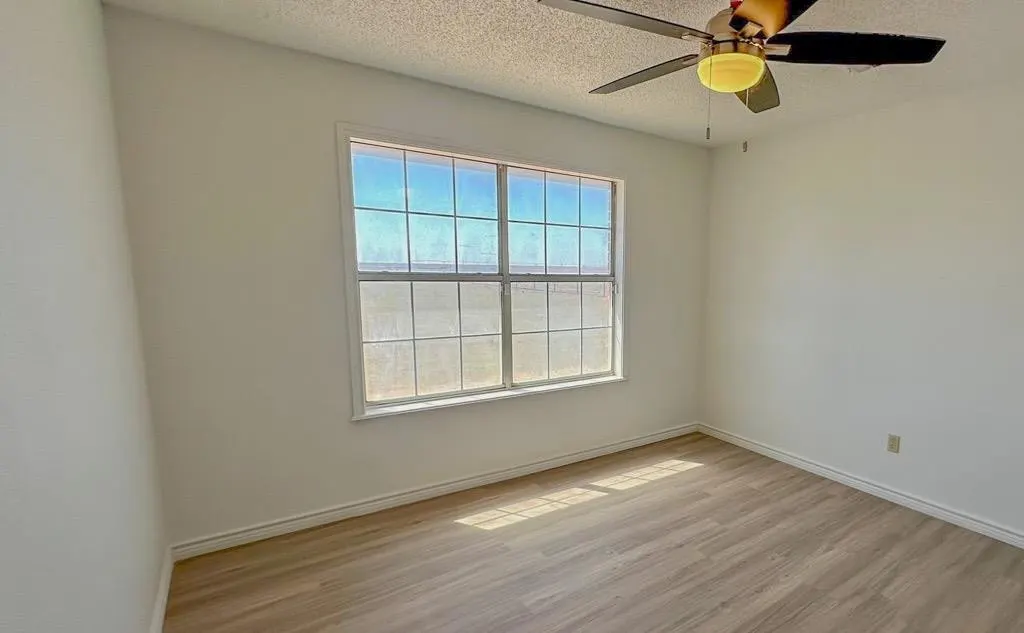 Photo 33 — 1670 W US Highway 70, Plainview, TX 79072