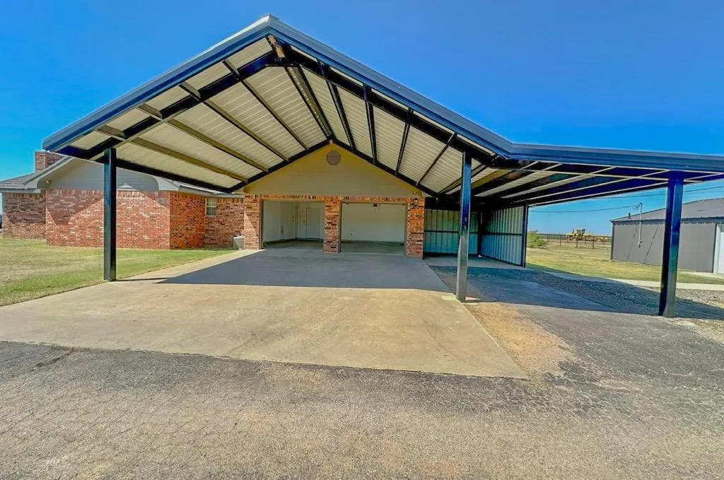 Photo 40 — 1670 W US Highway 70, Plainview, TX 79072