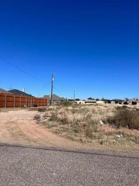 Photo 2 — 2101 Canyon Road, Lubbock, TX 79403