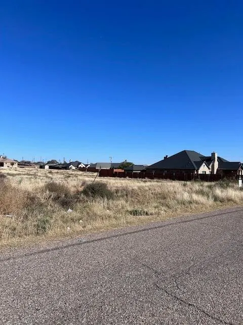 Photo 3 — 2101 Canyon Road, Lubbock, TX 79403