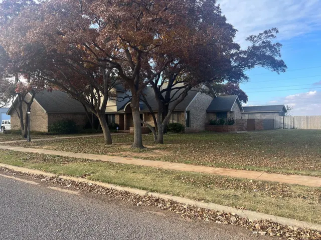 Photo 2 — 812 N 23rd Street, Lamesa, TX 79331