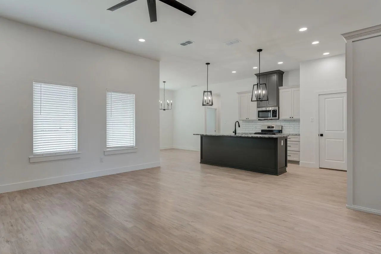 Photo 5 — 705 E 18th Street, Wolfforth, TX 79382