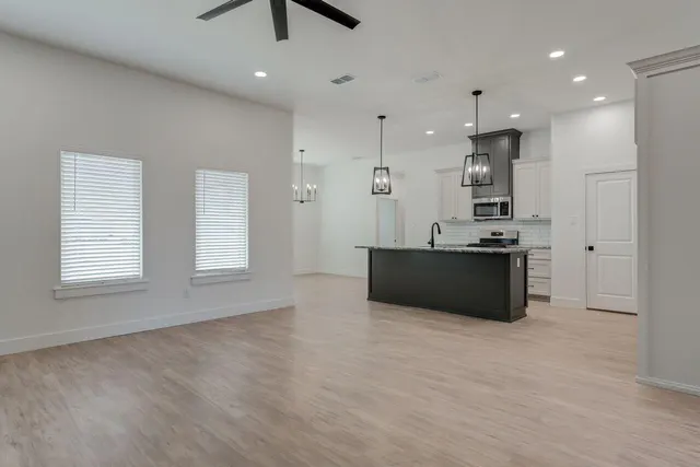 Photo 5 — 705 E 18th Street, Wolfforth, TX 79382