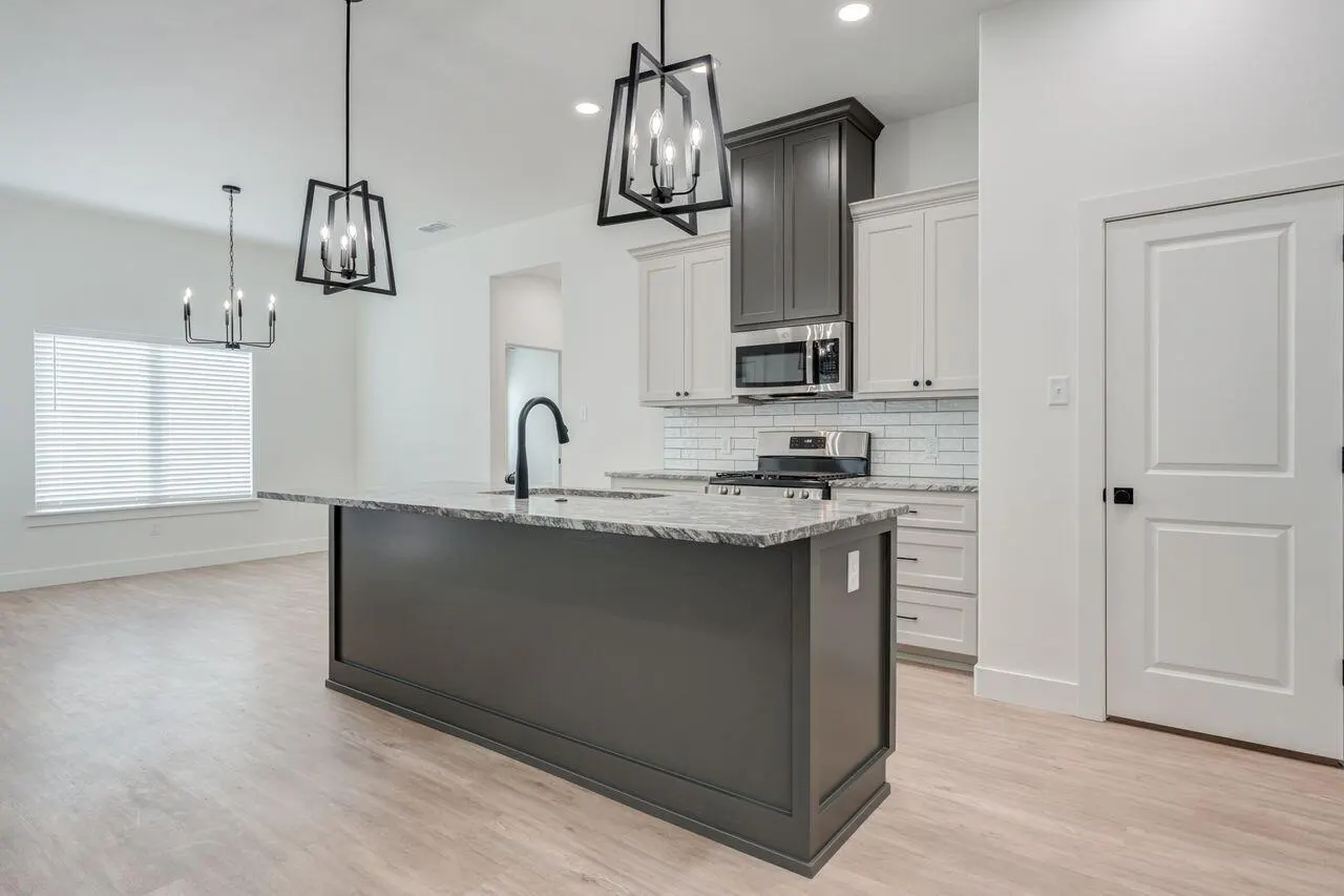 Photo 7 — 705 E 18th Street, Wolfforth, TX 79382