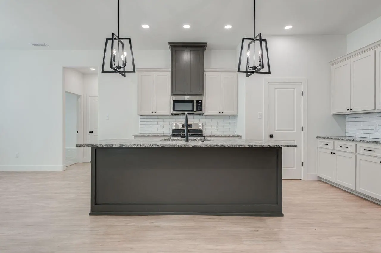 Photo 8 — 705 E 18th Street, Wolfforth, TX 79382