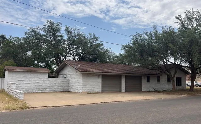 Photo 3 — 710 N 17th Street, Lamesa, TX 79331