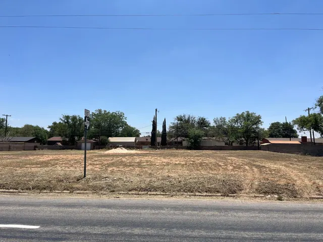 Photo 2 — 1007 N 22nd Street, Lamesa, TX 79331