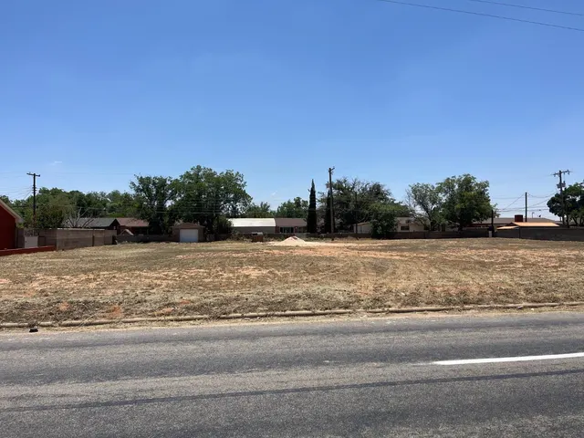 Photo 3 — 1007 N 22nd Street, Lamesa, TX 79331