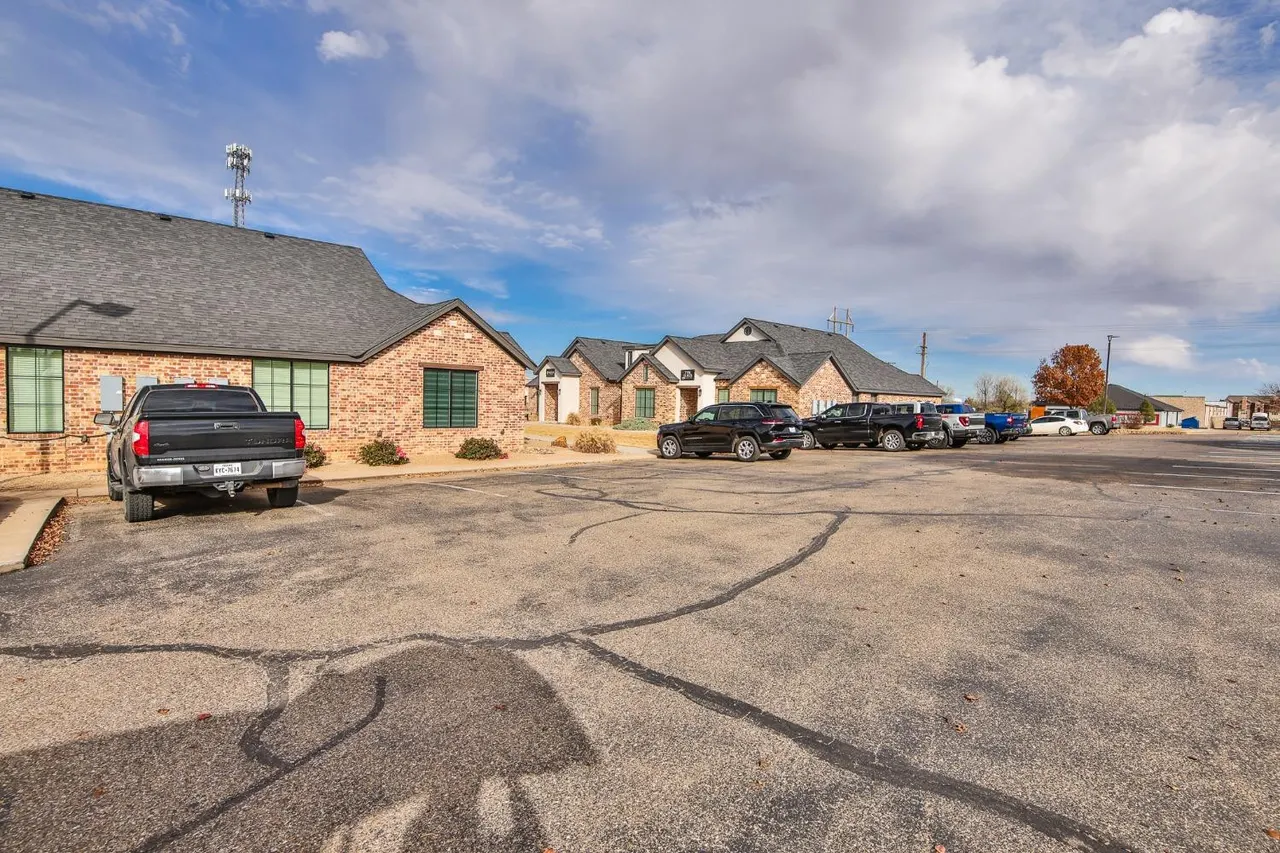 Photo 3 — 6905 82nd Street, Lubbock, TX 79424
