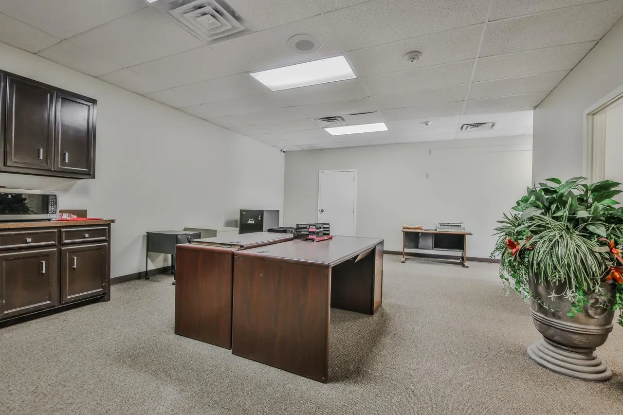 Photo 24 — 7727 Quaker Avenue, Lubbock, TX 79424
