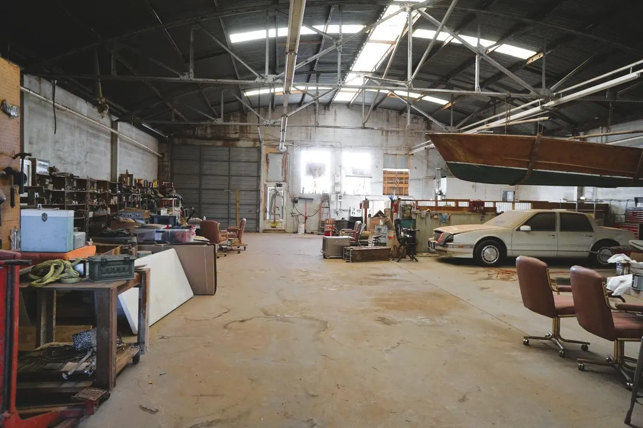 Photo 13 — 305 S 1st Street, Brownfield, TX 79316