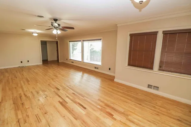 Photo 3 — 609 W 7th, Muleshoe, TX 79347