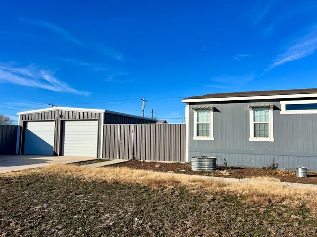 Photo 3 — 1021 Ave N, Ralls, TX 79357