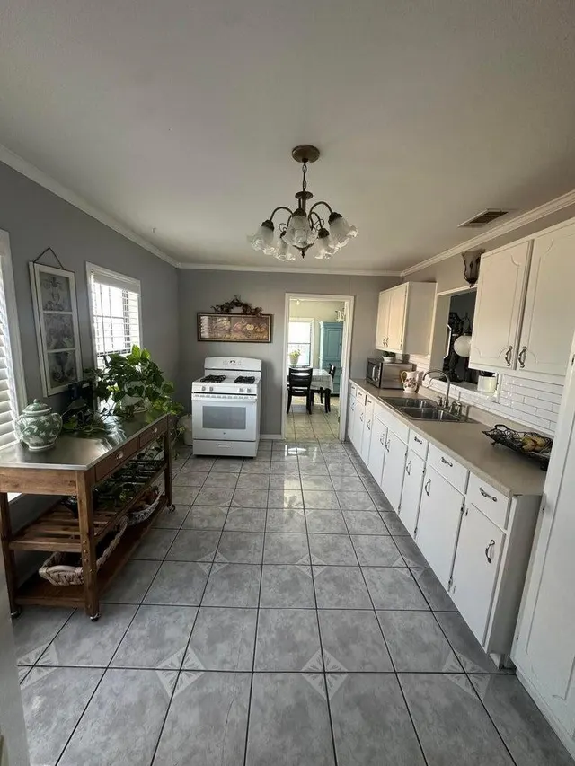 Photo 5 — 218 NW 2nd, Lockney, TX 79241
