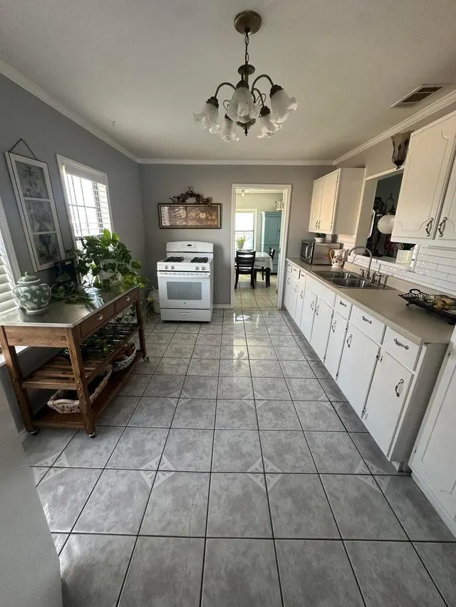 Photo 6 — 218 NW 2nd, Lockney, TX 79241