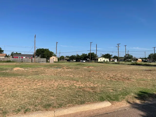 Photo 2 — 804 Walnut Avenue, Lubbock, TX 79403