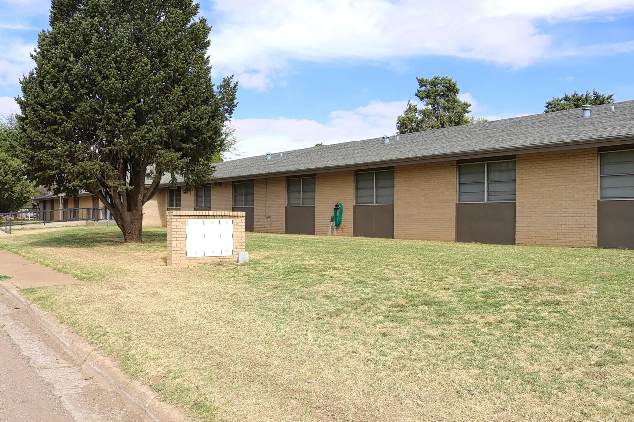 Photo 21 — 202 W 3rd Street, Hale Center, TX 79041