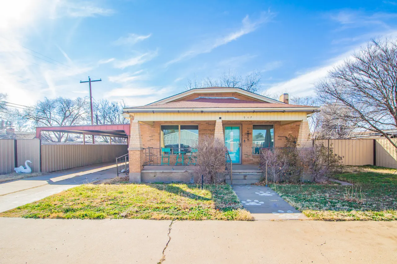 Photo 2 — 907 Ave H, Hale Center, TX 79041