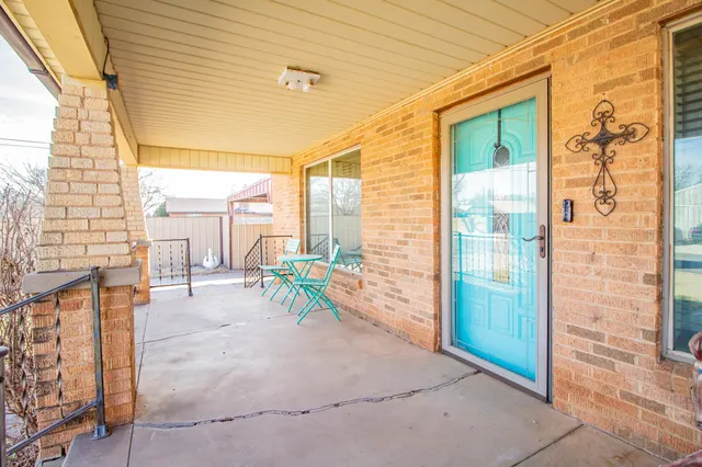 Photo 3 — 907 Ave H, Hale Center, TX 79041