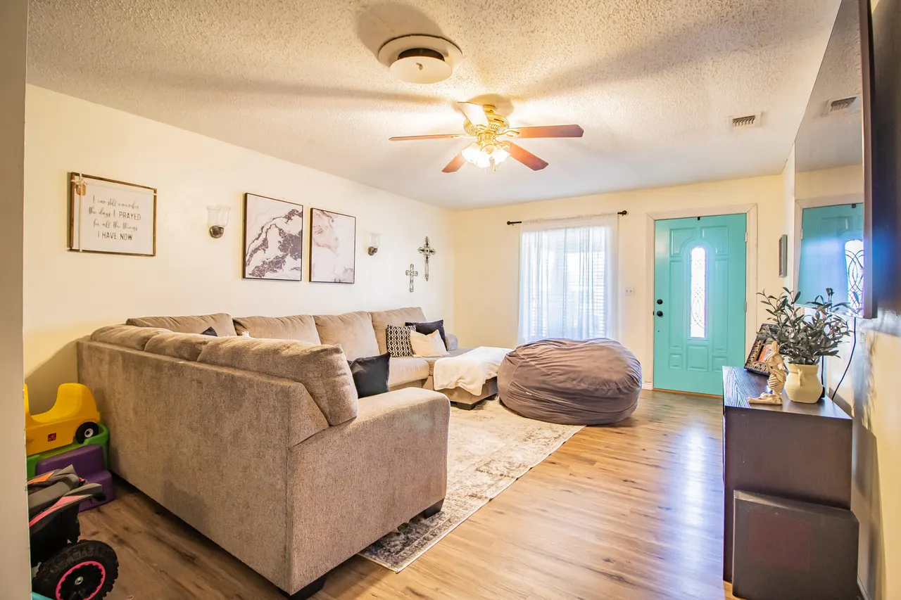 Photo 7 — 907 Ave H, Hale Center, TX 79041