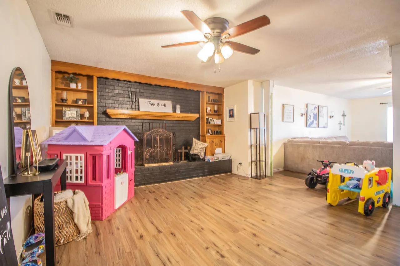 Photo 8 — 907 Ave H, Hale Center, TX 79041