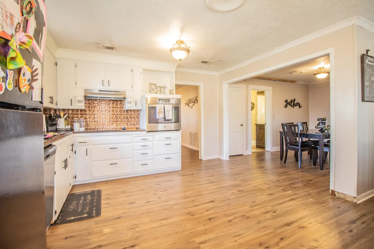 Photo 12 — 907 Ave H, Hale Center, TX 79041