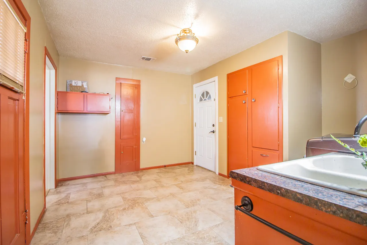 Photo 26 — 907 Ave H, Hale Center, TX 79041