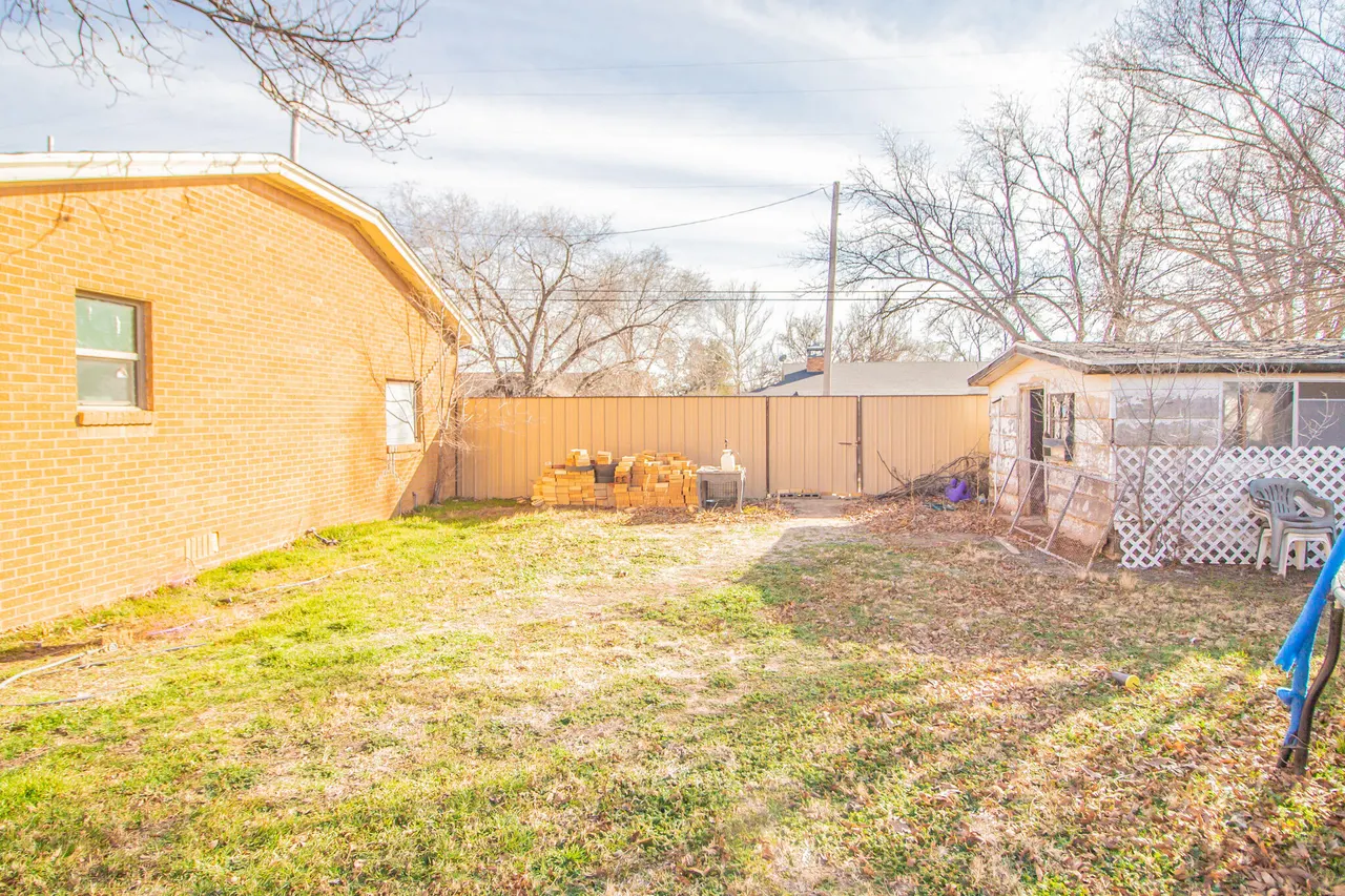 Photo 31 — 907 Ave H, Hale Center, TX 79041