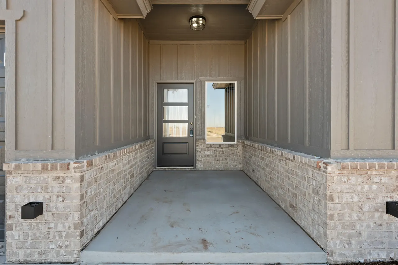 Photo 2 — 2123 Edgewood Street, Lubbock, TX 79415
