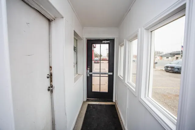 Photo 3 — 6313 19th Street, Lubbock, TX 79407