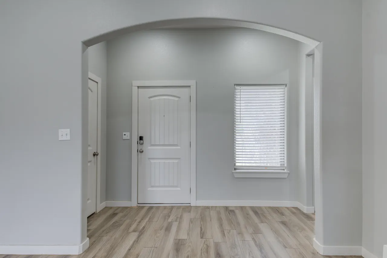 Photo 6 — 1117 16th Street, Shallowater, TX 79363