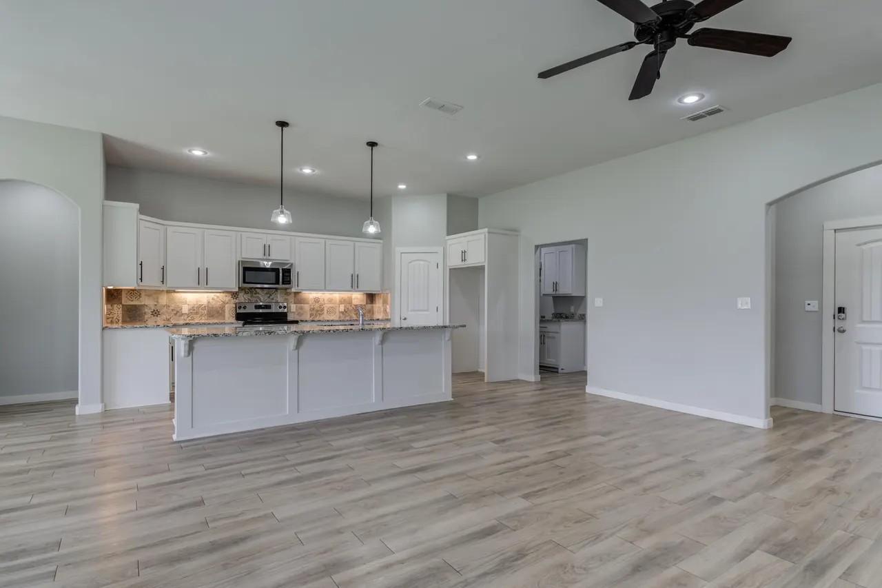 Photo 10 — 1117 16th Street, Shallowater, TX 79363