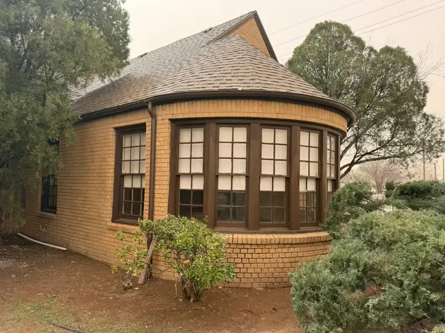 Photo 8 — 2323 20th Street, Lubbock, TX 79411