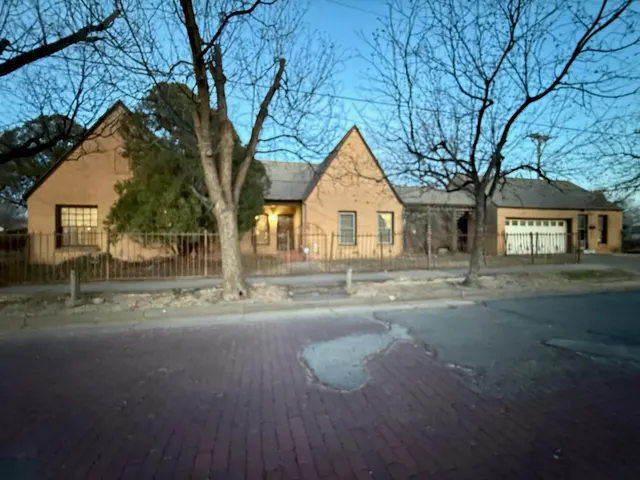 Photo 6 — 2323 20th Street, Lubbock, TX 79411