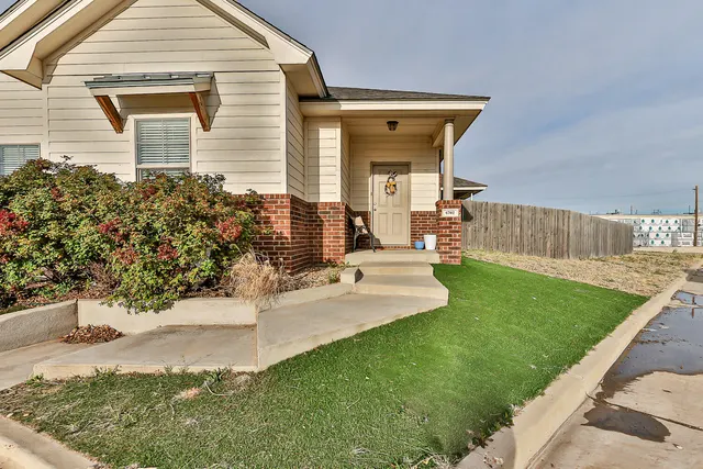 Photo 3 — 6702 Pontiac Avenue, Lubbock, TX 79424