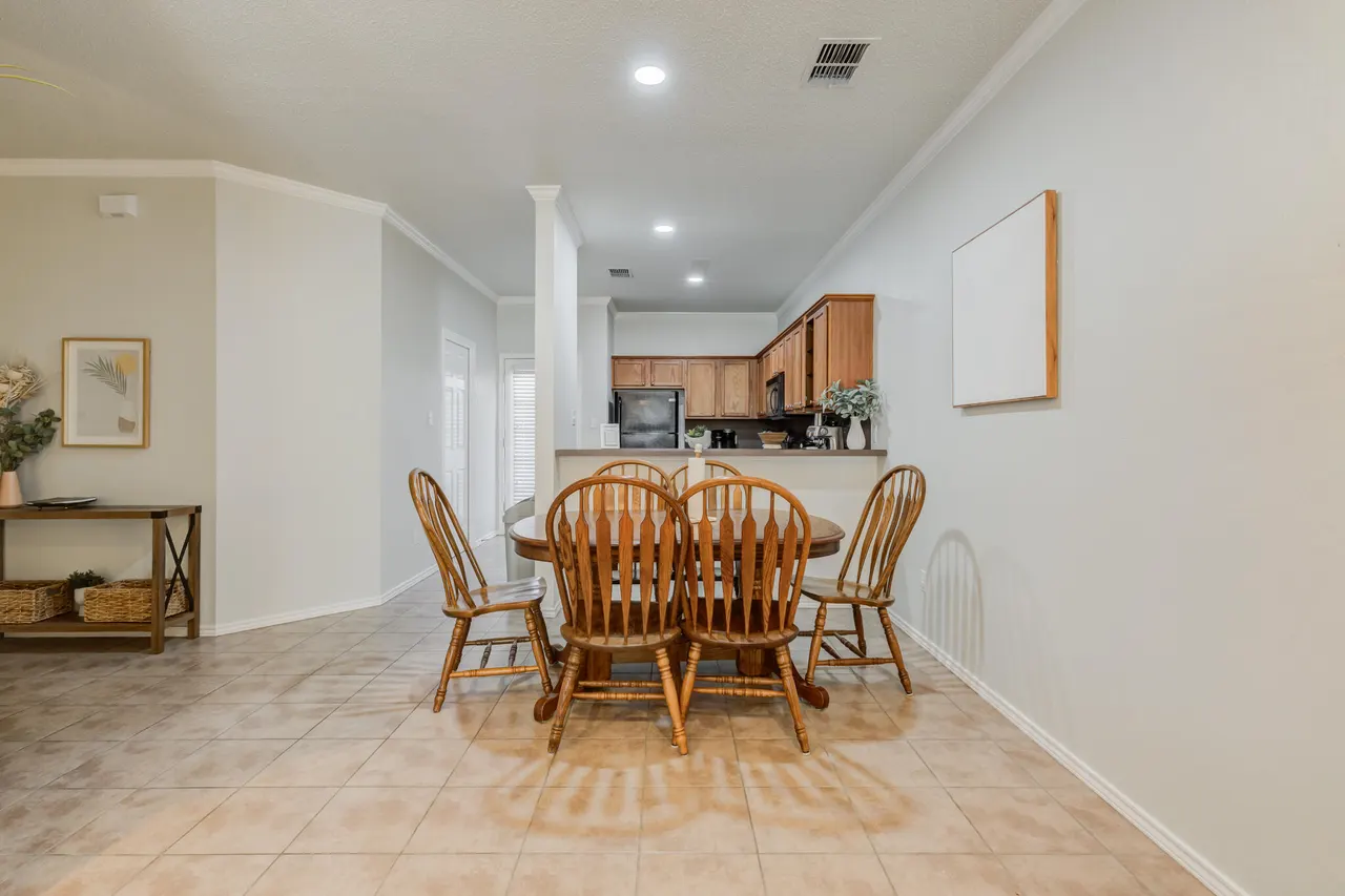 Photo 11 — 2111 Main Street 4, Lubbock, TX 79401