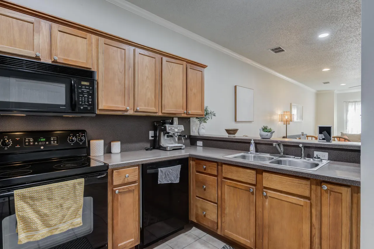 Photo 15 — 2111 Main Street 4, Lubbock, TX 79401